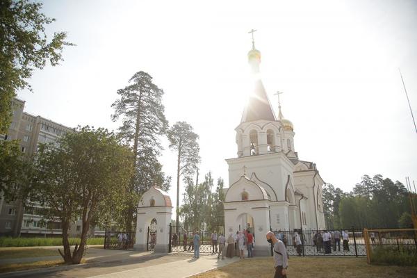 Митрополит Кирилл освятил «родительский» храм в Верхней Пышме - Фото 6