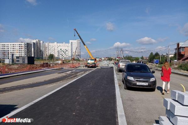 Бюст Григория Речкалова и благоустройство парка XXII Партсъезда. Александр Высокинский объехал Верх-Исетский район - Фото 4