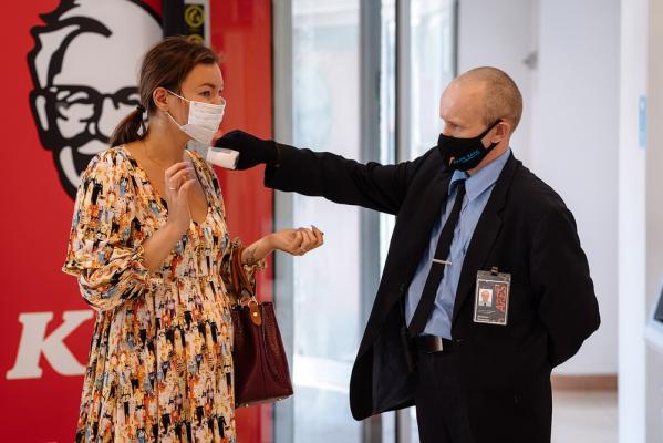 Уральские художники создали площадки, где можно топтаться на коронавирусе - Фото 2