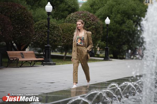 Мария Воногова, волейболистка: «Уральское лето дает возможность продемонстрировать весь гардероб: от легких пуховиков до летних топов». В Екатеринбурге +28  - Фото 5