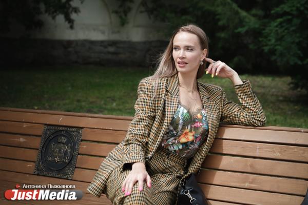 Мария Воногова, волейболистка: «Уральское лето дает возможность продемонстрировать весь гардероб: от легких пуховиков до летних топов». В Екатеринбурге +28  - Фото 6