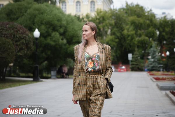 Мария Воногова, волейболистка: «Уральское лето дает возможность продемонстрировать весь гардероб: от легких пуховиков до летних топов». В Екатеринбурге +28  - Фото 8