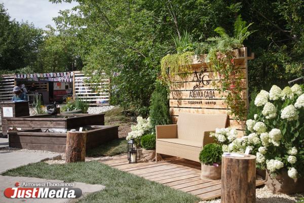 «Выходя во двор своего дома, жители должны попадать в парк». В Екатеринбурге стартовал фестиваль ландшафтного дизайна - Фото 2