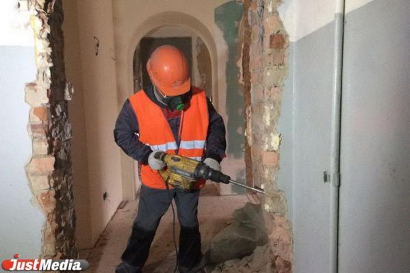 В Екатеринбурге начали сносить жилой дом вместо которого появится новое здание филармонии - Фото 2