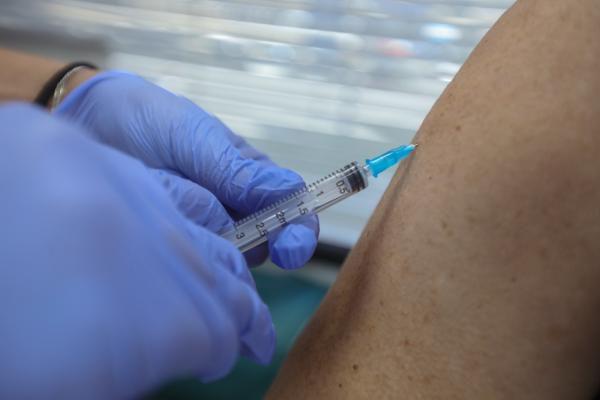 В Свердловской области открыто более 40 мобильных ФАПов, где можно поставить прививку от гриппа    - Фото 4