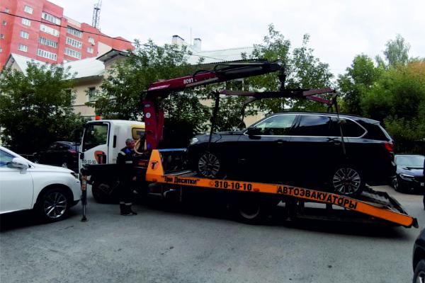 За миллионный долг перед банком приставы арестовали у екатеринбуржца БМВ Х5 - Фото 3