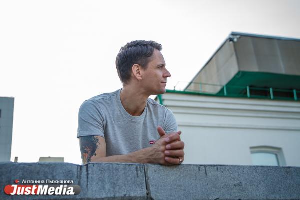 Иван Иванов, 4 канал: «Полюбите осень! Она красивая, хоть временами и дождливая». В Екатеринбурге +14 градусов - Фото 5