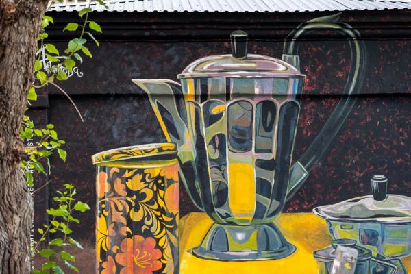 Стену техподстанции на ВИЗе украсил яркий натюрморт с чайником и лимоном - Фото 7