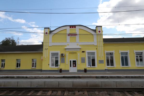 На станции Богданович завершается ремонт вокзала и пассажирской платформы - Фото 2