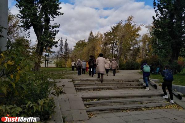 «Инструменты в госопере  кошмарные: приходится играть на голых деревяшках». В Екатеринбурге появился пешеходный маршрут по концертным площадкам советского периода   - Фото 3