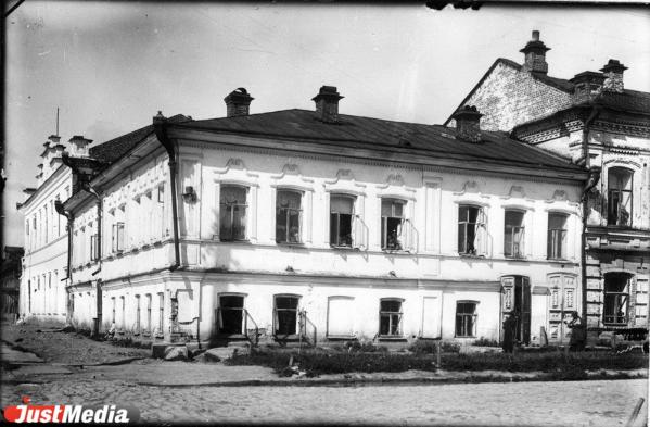 От фото-терапии до массажа по общедоступным ценам. История трехэтажной водо-электролечебницы Доброхотова в дореволюционном Екатеринбурге - Фото 2