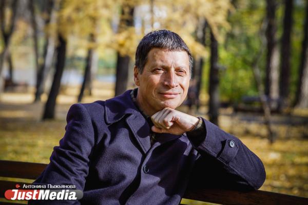 Министр спорта Леонид Рапопорт: «Мы радуемся весне, потому что наступает тепло. Но, пожалуй, самая красивая пора – это осень». В Екатеринбурге +12  - Фото 6