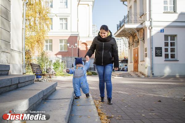 Мамочка в декрете Маргарита Набиева: «Для моего сына это первая осень. Мне нравится наблюдать за тем, как он изучает красоту уральской природы». В Екатеринбурге +7  - Фото 7