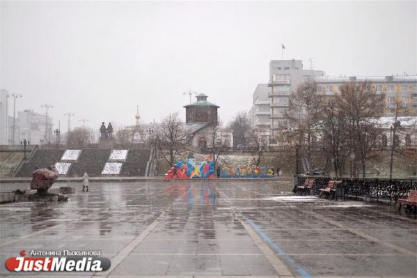 В Екатеринбурге начали устанавливать часы, отсчитывающие время до Универсиады - Фото 3