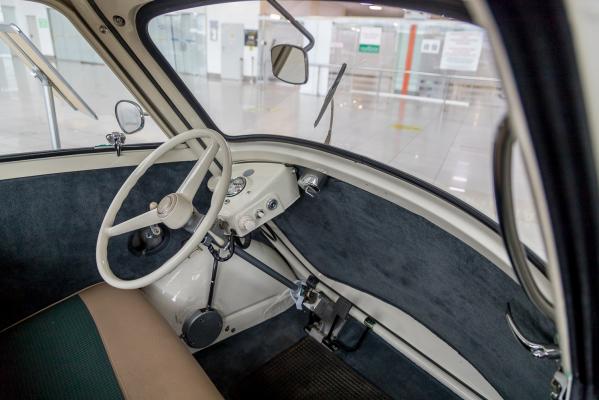 В Кольцово выставили микрокар-холодильник BMW Isetta послевоенного времени - Фото 2
