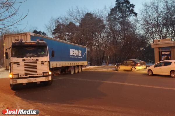 На Вторчермете нарушитель из Челябинской области парализовал движение - Фото 2