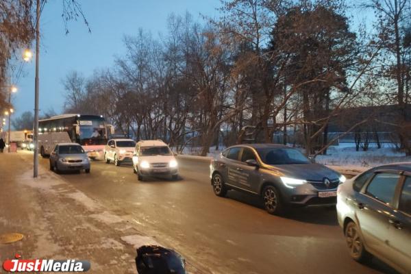 На Вторчермете нарушитель из Челябинской области парализовал движение - Фото 3