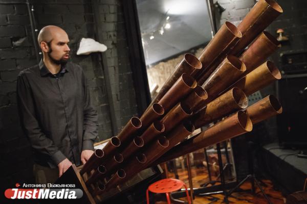 Житель Урала создает из современных материалов средневековые инструменты, аналогов которым нет в мире - Фото 2