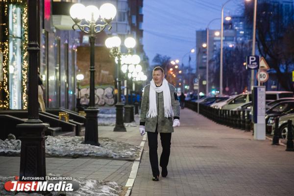 Антон Зубов, шоумен, ведущий мероприятий: «Весь город блестит яркими шарами и гирляндами». В Екатеринбурге -4 градусов - Фото 4