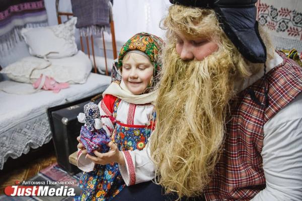 Кокованя и Даренка: «Пусть у каждого из вас сбудутся все ваши желания, и в этот Новый год к вам придет настоящее новогоднее счастье». В Екатеринбурге -16 градусов - Фото 5