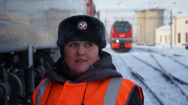 Женщины-помощники машинистов начали работать на Свердловской магистрали - Фото 2