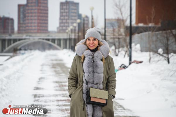 Ирина Зубова, руководитель отдела наружной рекламы: «Эх, январь, мороз жестокий с большой, но ледяной душой». В Екатеринбурге -18 градусов - Фото 10