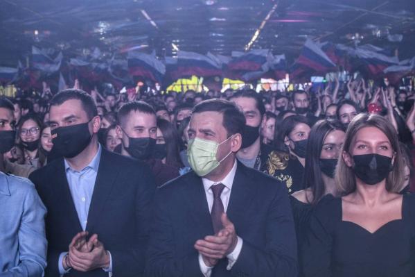 Евгений Куйвашев поблагодарил волонтеров, работавших в разгар пандемии коронавируса - Фото 2