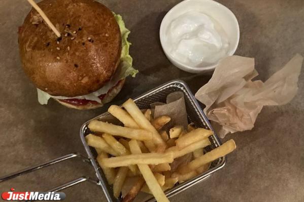 Лабиринты, няня и чтоб никакой картошки фри! Ищем лучшее в Екатеринбурге кафе с детскими комнатой и меню - Фото 6