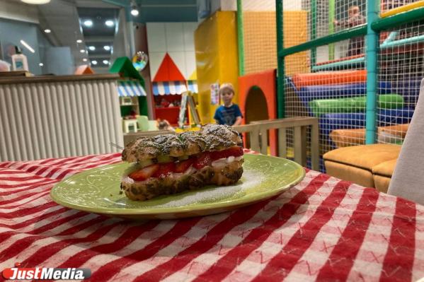 Лабиринты, няня и чтоб никакой картошки фри! Ищем лучшее в Екатеринбурге кафе с детскими комнатой и меню - Фото 16
