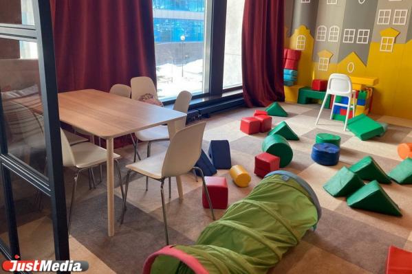 Лабиринты, няня и чтоб никакой картошки фри! Ищем лучшее в Екатеринбурге кафе с детскими комнатой и меню - Фото 32