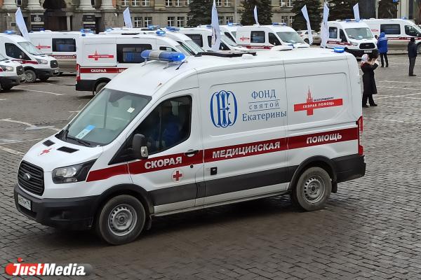 В Екатеринбург прибыло 25 новых машин скорой помощи - Фото 3
