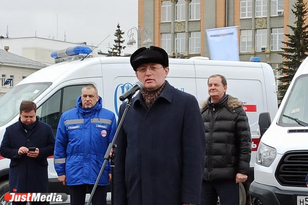 В Екатеринбург прибыло 25 новых машин скорой помощи - Фото 4