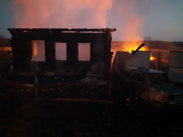 В селе Бызово в пожаре погибло 4 ребенка, еще один может находиться под завалами - Фото 3