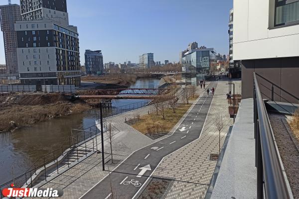 Окна, которые нельзя открывать, и магазины, до которых еще надо дойти. Чем жизнь в Clever Park отличается от жизни на картинках - Фото 18