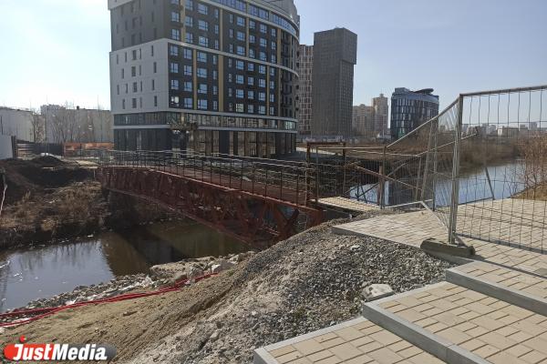 Окна, которые нельзя открывать, и магазины, до которых еще надо дойти. Чем жизнь в Clever Park отличается от жизни на картинках - Фото 21