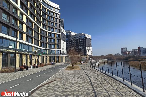 Окна, которые нельзя открывать, и магазины, до которых еще надо дойти. Чем жизнь в Clever Park отличается от жизни на картинках - Фото 22