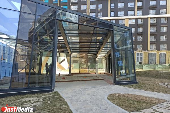 Окна, которые нельзя открывать, и магазины, до которых еще надо дойти. Чем жизнь в Clever Park отличается от жизни на картинках - Фото 24