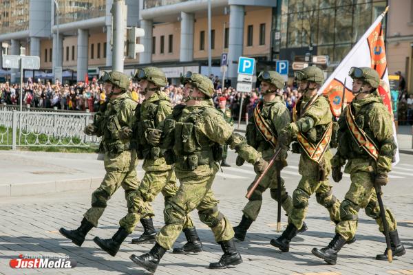 «Тигр» и «Терминатор». В Екатеринбурге на параде Победы представили новейшую военную технику - Фото 8