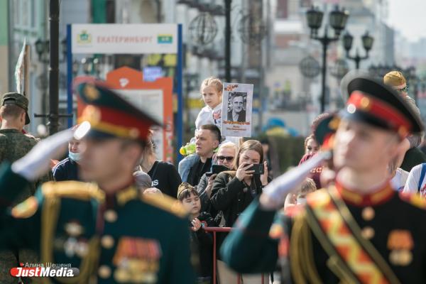 «Тигр» и «Терминатор». В Екатеринбурге на параде Победы представили новейшую военную технику - Фото 22