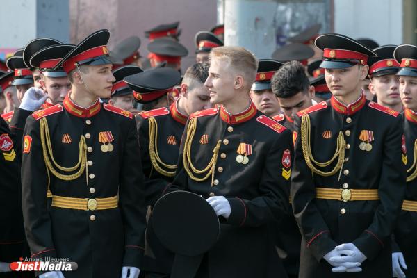 «Тигр» и «Терминатор». В Екатеринбурге на параде Победы представили новейшую военную технику - Фото 24