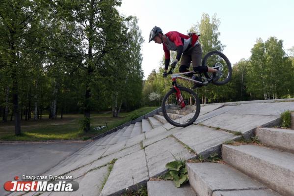 Студент Данил Султанов: «Хорошо катать, когда тепло, особенно с горки». В Екатеринбурге +30 градусов - Фото 3