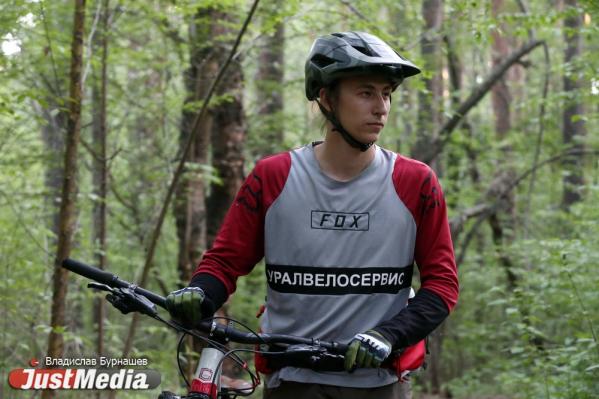 Студент Данил Султанов: «Хорошо катать, когда тепло, особенно с горки». В Екатеринбурге +30 градусов - Фото 6