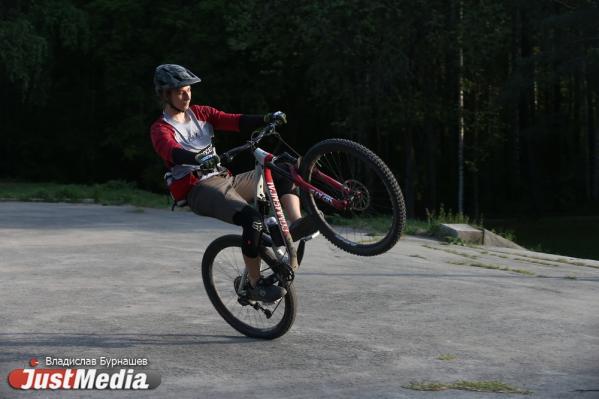 Студент Данил Султанов: «Хорошо катать, когда тепло, особенно с горки». В Екатеринбурге +30 градусов - Фото 7