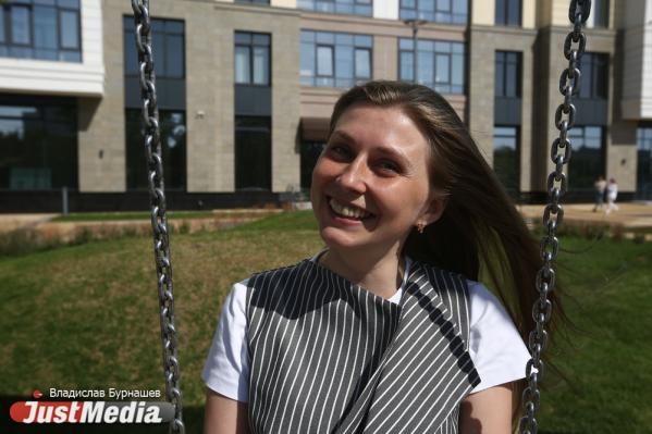 Сотрудник банка Марина Епифанова: «Желаю теплых и солнечных выходных для офисных сотрудников». В Екатеринбурге +25 градусов - Фото 6