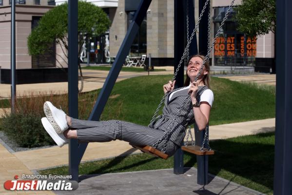 Сотрудник банка Марина Епифанова: «Желаю теплых и солнечных выходных для офисных сотрудников». В Екатеринбурге +25 градусов - Фото 7