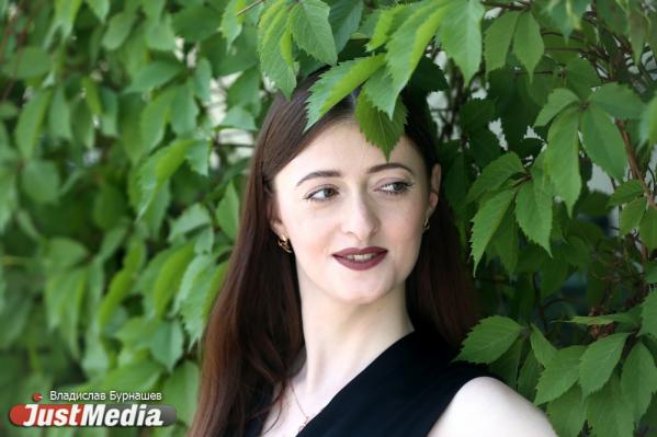 Сотрудник банка Евгения Колесникова: «Пусть всегда будет солнечная погода и восхитительное настроение». В Екатеринбурге +15 градусов - Фото 6