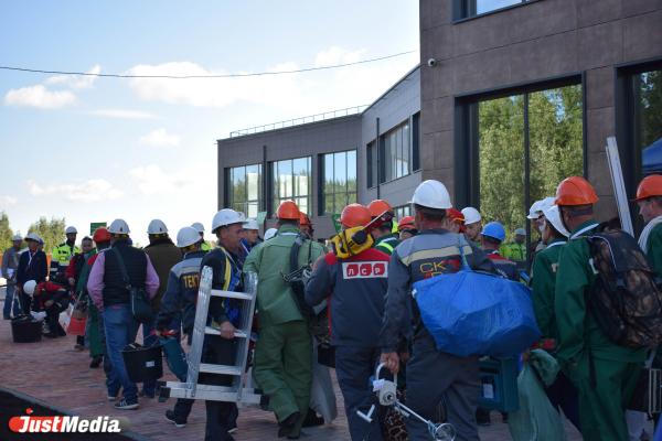 В Екатеринбурге лучшие строители Урала устроили шоу - Фото 2