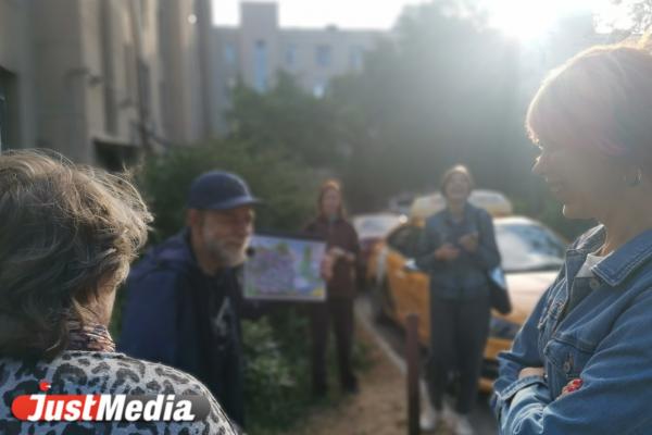 Уральский художник провел арт-эксперимент в Городке милиции, «дополнив» своими картинами реальность - Фото 3