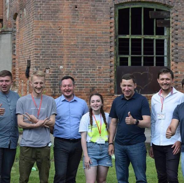 Свердловский губернатор выпил сысертского лимонада и согласился проводить «Лето на заводе» даже зимой - Фото 3