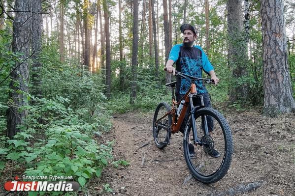 Александр Черных, видеооператор: «Жара, ребятки. Катаемся на великах и пьем больше водички». В Екатеринбурге +34 градуса - Фото 2
